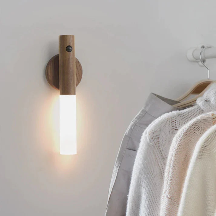 LÁMPARA CON SENSOR DE MOVIMIENTO DE PARED Y PORTÁTIL