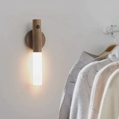 LÁMPARA CON SENSOR DE MOVIMIENTO DE PARED Y PORTÁTIL