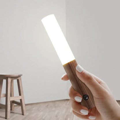 LÁMPARA CON SENSOR DE MOVIMIENTO DE PARED Y PORTÁTIL