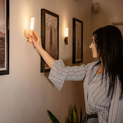 LÁMPARA CON SENSOR DE MOVIMIENTO DE PARED Y PORTÁTIL